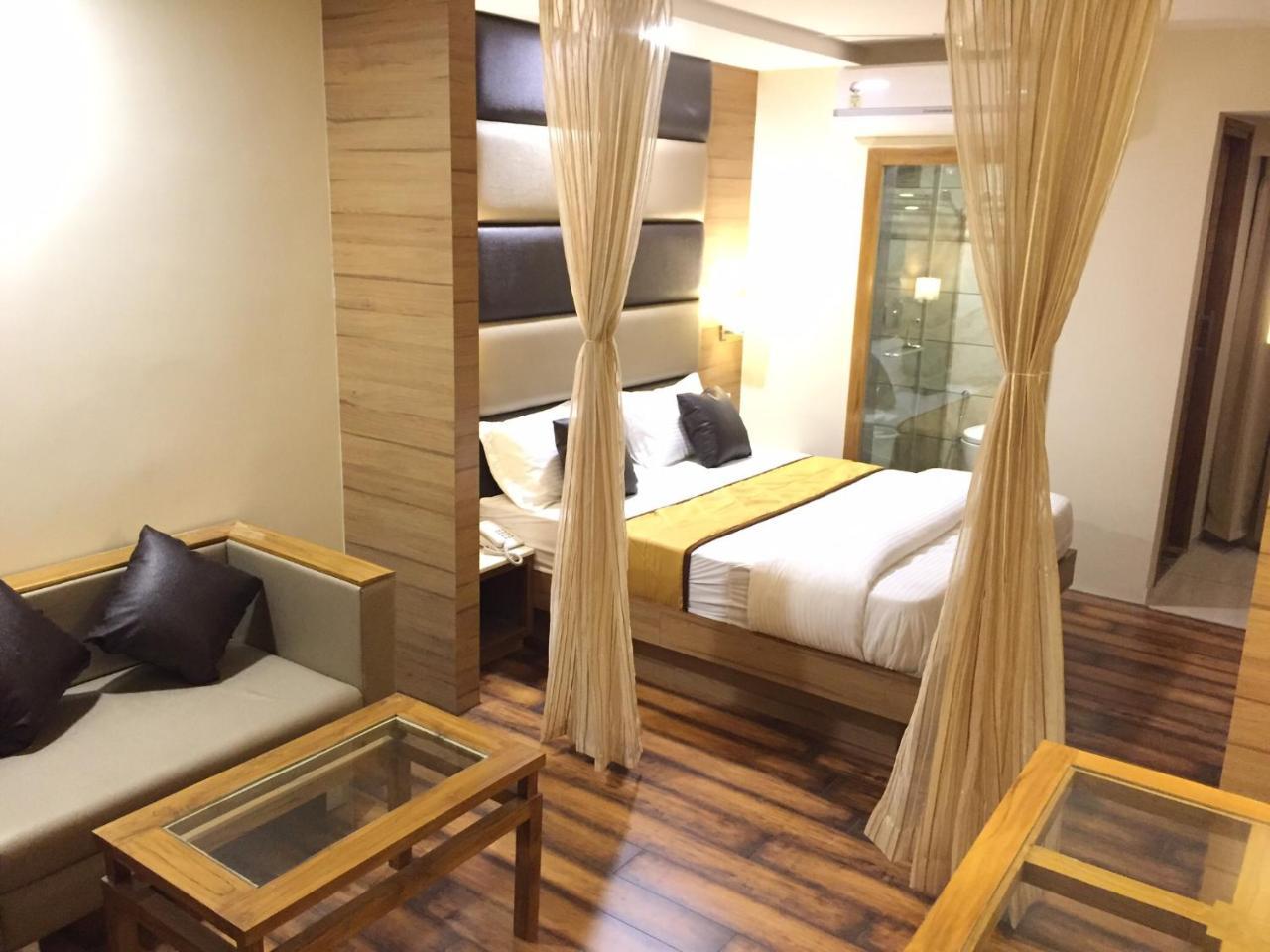 Hotel Ahmedabad Inn Esterno foto